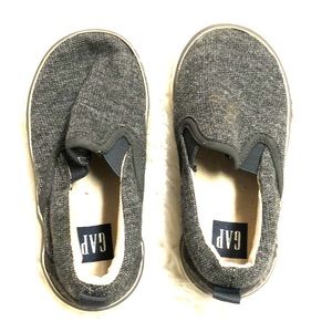 GAP shoes /  baby toddler size 6 denim color